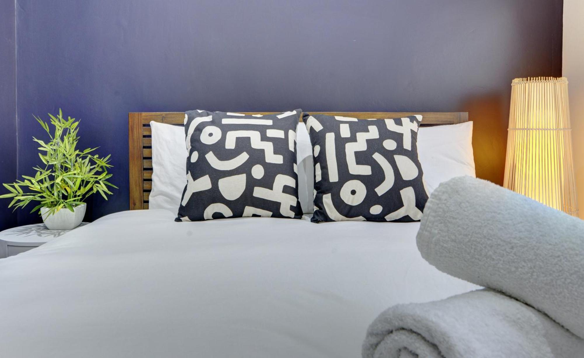 4 Bedrooms Homely House With Garden- Sleeps 9 Comfortably With 6 Comfortable Beds, Free Street Parking, Business Travellers, Contractors, & Holiday-Goers, Coventry, Near All Major Transport Links In Coventry And Motorway Ngoại thất bức ảnh