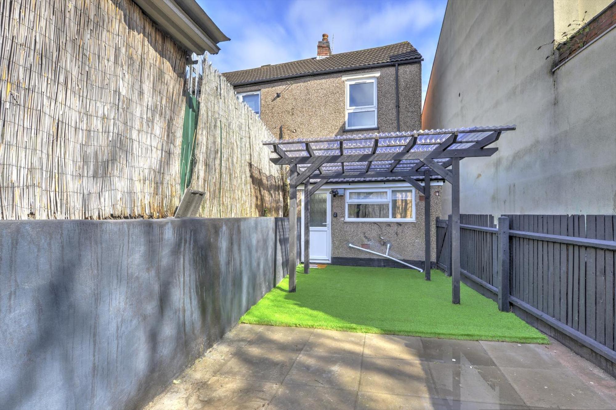 4 Bedrooms Homely House With Garden- Sleeps 9 Comfortably With 6 Comfortable Beds, Free Street Parking, Business Travellers, Contractors, & Holiday-Goers, Coventry, Near All Major Transport Links In Coventry And Motorway Ngoại thất bức ảnh
